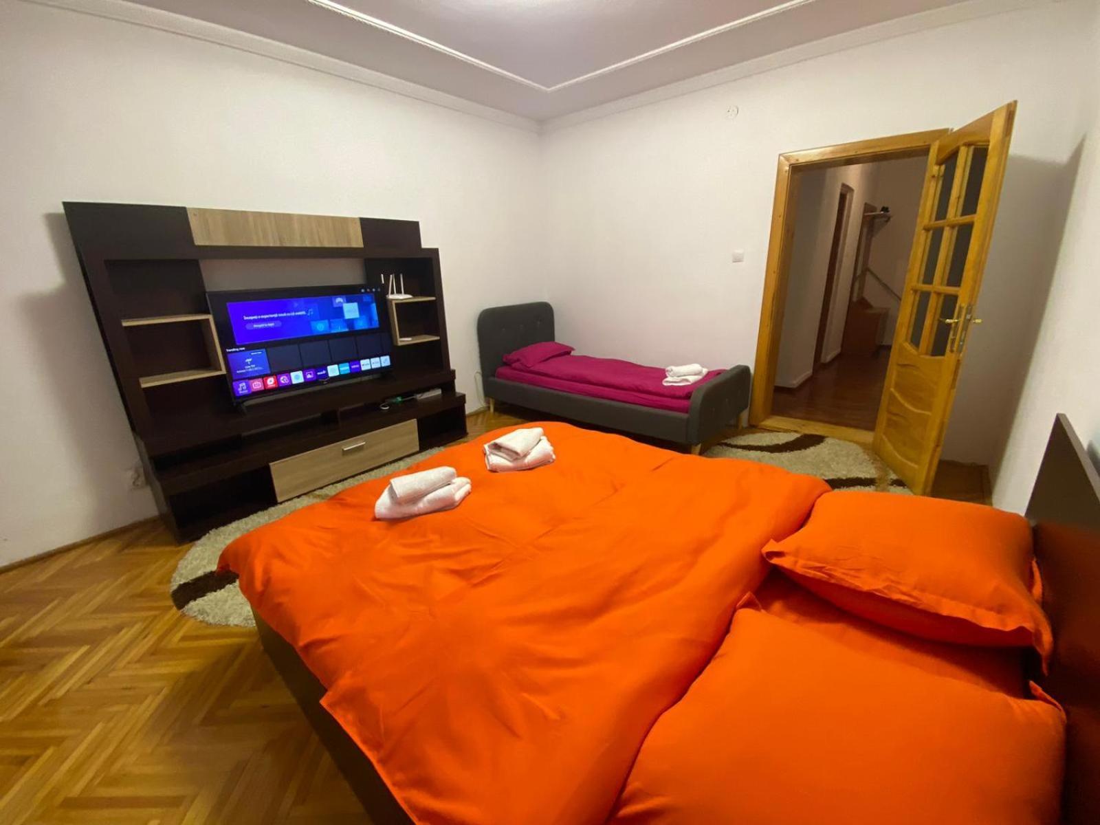 Linen Tree Apartment Băile Herculane Exterior photo